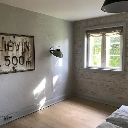 Stort Smukt Hus Med Havudsigt Taet Pa Mons Klint * Borre