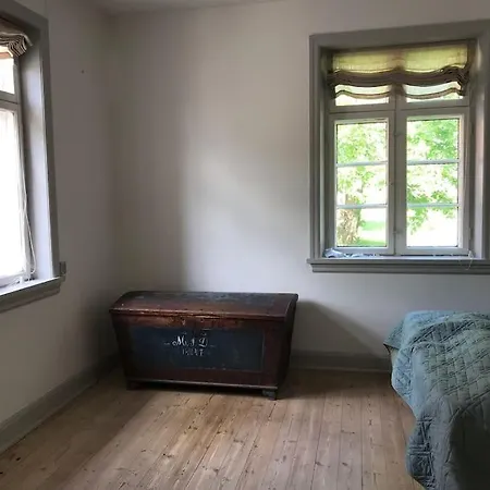 Stort Smukt Hus Med Havudsigt Taet Pa Mons Klint *