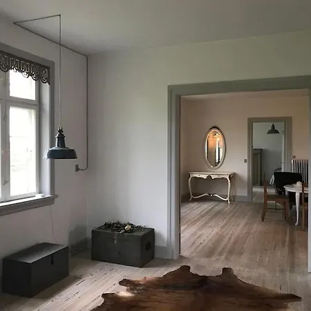 Stort Smukt Hus Med Havudsigt Taet Pa Mons Klint Villa