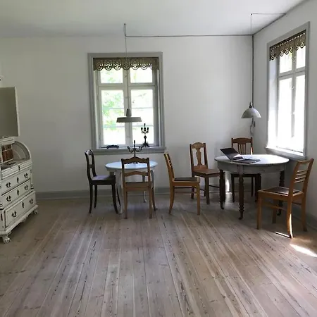 Stort Smukt Hus Med Havudsigt Taet Pa Mons Klint Villa Borre